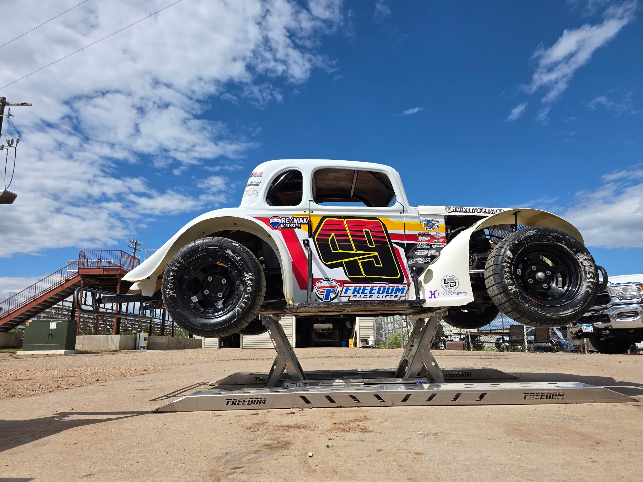 Legend Car Lift 1600 - Main Image
