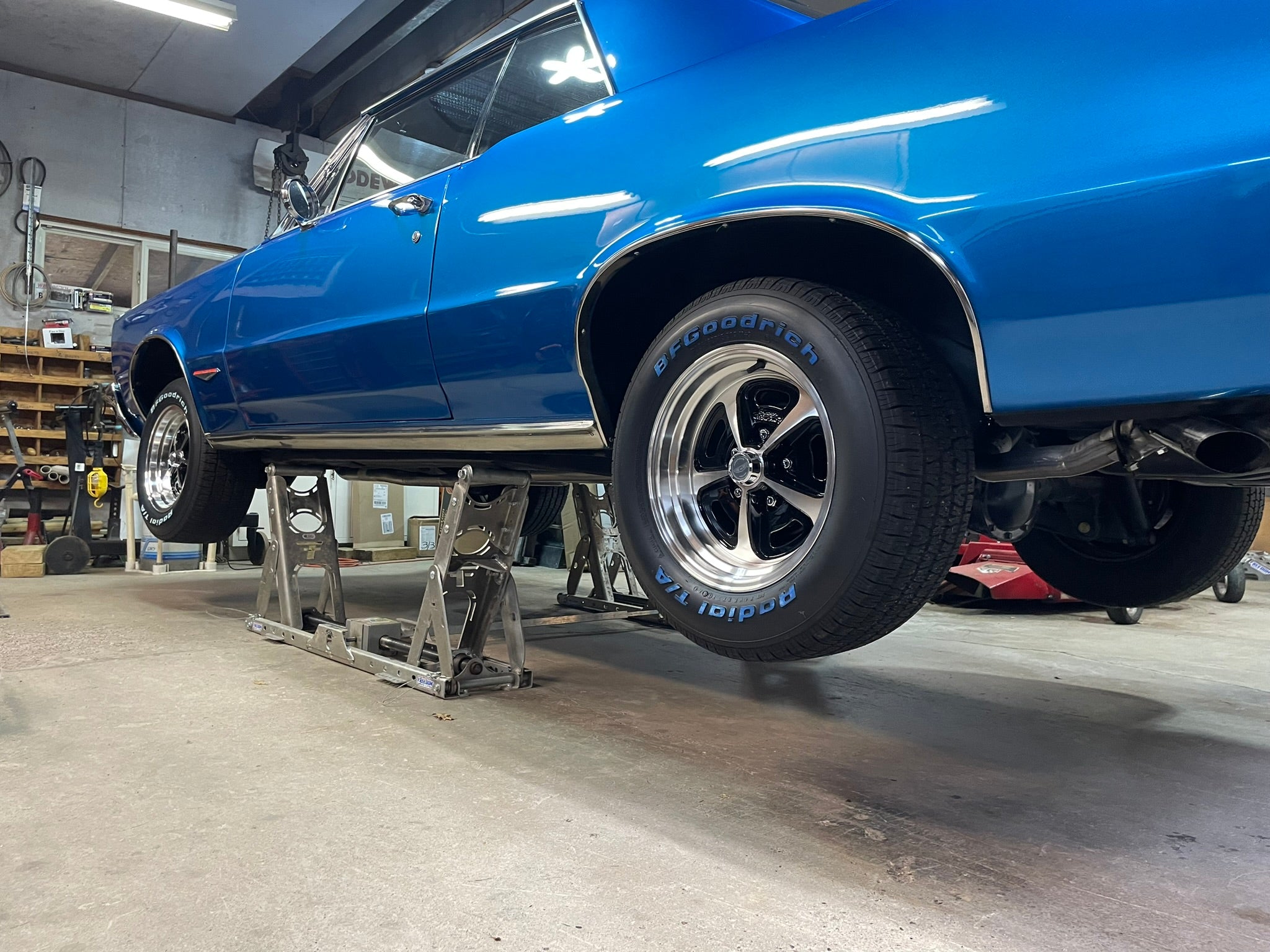 Full Car Lift 4000 - Main Image