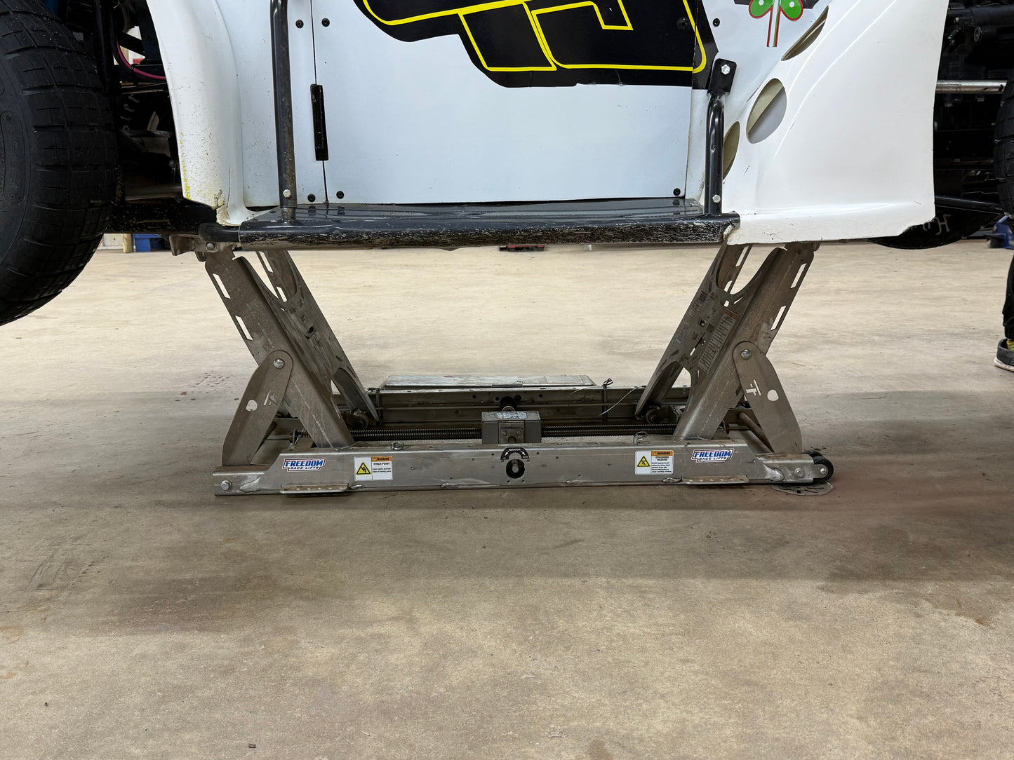 Legend Car Lift 1600